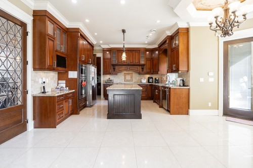 7600 Belair Drive, Richmond, BC - Indoor Photo Showing Kitchen