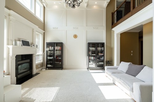 7600 Belair Drive, Richmond, BC - Indoor With Fireplace