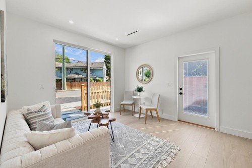 4778 48B Street, Delta, BC - Indoor Photo Showing Living Room