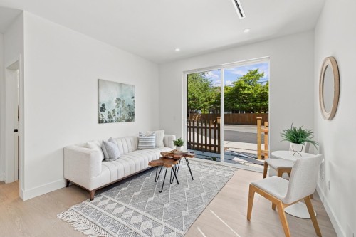 4778 48B Street, Delta, BC - Indoor Photo Showing Living Room