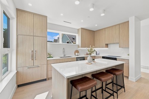 4778 48B Street, Delta, BC - Indoor Photo Showing Kitchen