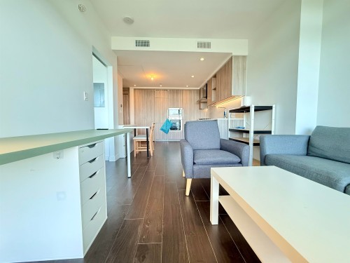 3606-4730 Lougheed Highway, Burnaby, BC - Indoor Photo Showing Living Room