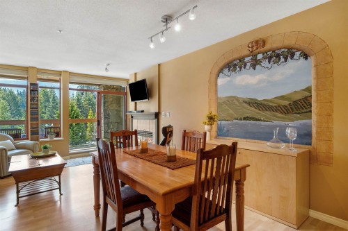 209-8080 Nicklaus North Boulevard, Whistler, BC - Indoor Photo Showing Dining Room