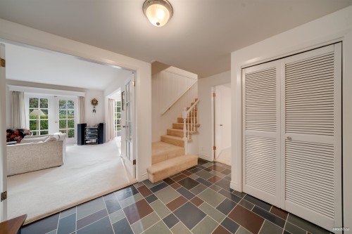 5384 Kew Cliff Road, West Vancouver, BC - Indoor Photo Showing Other Room