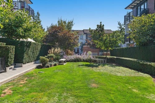 408-555 Foster Avenue, Coquitlam, BC - Outdoor