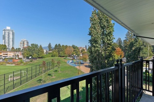 408-555 Foster Avenue, Coquitlam, BC - Outdoor