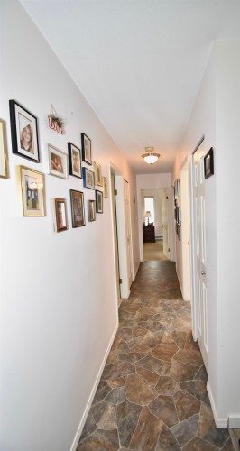 1572 Larchberry Way, Gibsons, BC - Indoor Photo Showing Other Room