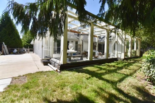 1572 Larchberry Way, Gibsons, BC - Outdoor