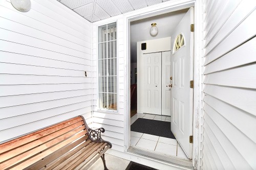 1572 Larchberry Way, Gibsons, BC - Outdoor With Exterior