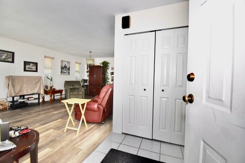 1572 Larchberry Way, Gibsons, BC - Indoor Photo Showing Other Room