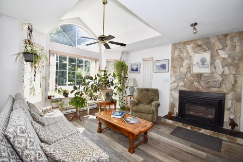 1572 Larchberry Way, Gibsons, BC - Indoor Photo Showing Living Room With Fireplace
