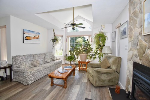 1572 Larchberry Way, Gibsons, BC - Indoor Photo Showing Living Room With Fireplace