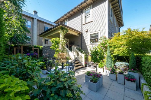 408 Eighth Street, New Westminster, BC - Outdoor