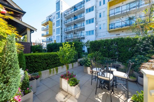 408 Eighth Street, New Westminster, BC - Outdoor