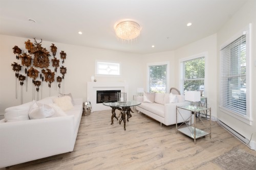 408 Eighth Street, New Westminster, BC - Indoor Photo Showing Living Room With Fireplace