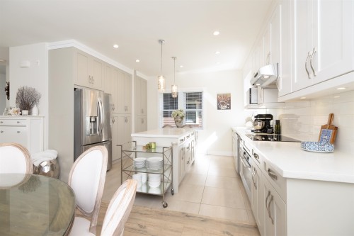408 Eighth Street, New Westminster, BC - Indoor