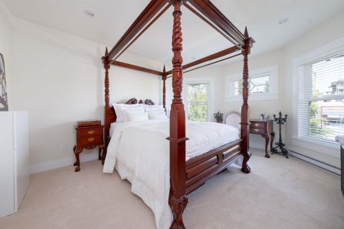 408 Eighth Street, New Westminster, BC - Indoor Photo Showing Bedroom