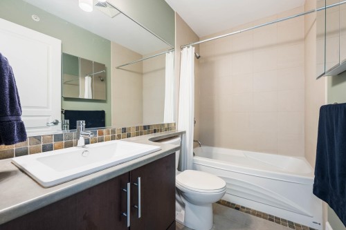 406-12283 224 Street, Maple Ridge, BC - Indoor Photo Showing Bathroom
