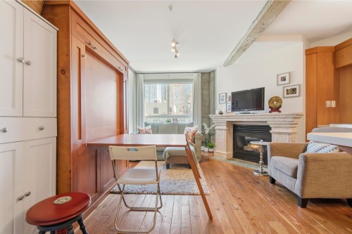 512-1216 Homer Street, Vancouver, BC - Indoor With Fireplace