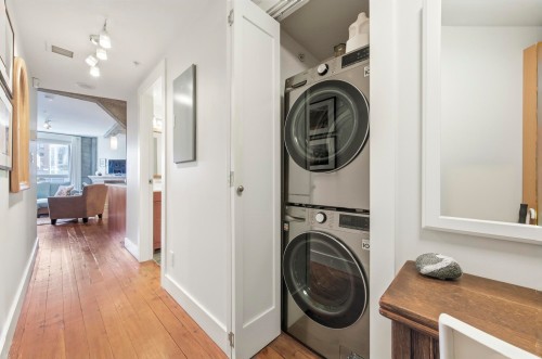 512-1216 Homer Street, Vancouver, BC - Indoor Photo Showing Laundry Room
