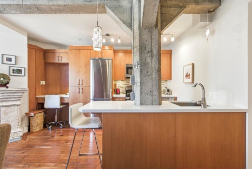 512-1216 Homer Street, Vancouver, BC - Indoor Photo Showing Kitchen