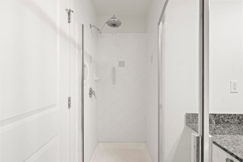 206-4211 Bayview Street, Richmond, BC - Indoor Photo Showing Bathroom