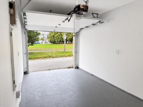 1421 27Th Avenue E, Vancouver, BC - Indoor Photo Showing Garage