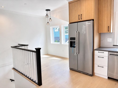 1421 27Th Avenue E, Vancouver, BC - Indoor Photo Showing Kitchen