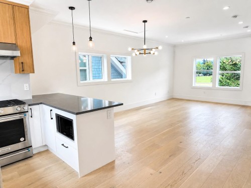 1421 27Th Avenue E, Vancouver, BC - Indoor Photo Showing Kitchen
