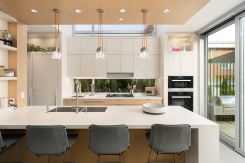 3250 20Th Avenue W, Vancouver, BC - Indoor
