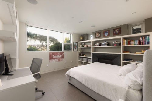 3250 20Th Avenue W, Vancouver, BC - Indoor