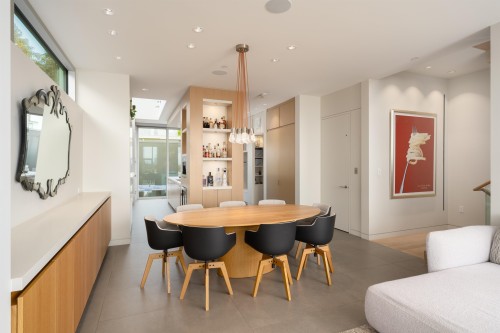 3250 20Th Avenue W, Vancouver, BC - Indoor