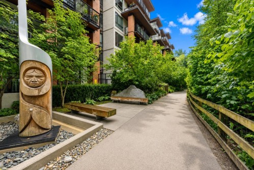 103-719 3Rd Street W, North Vancouver, BC - Outdoor