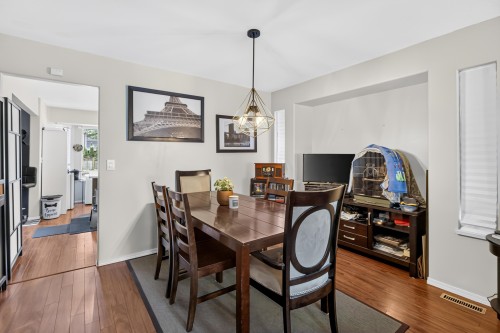 A-20736 River Road, Maple Ridge, BC - Indoor Photo Showing Dining Room