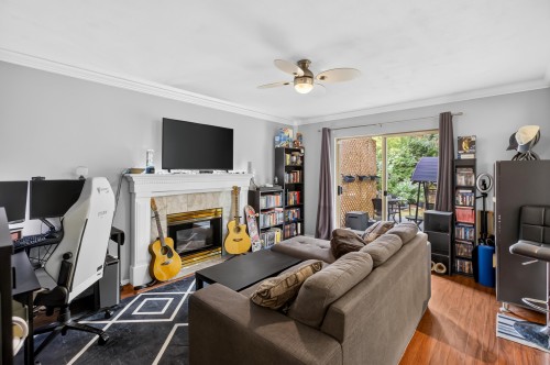 A-20736 River Road, Maple Ridge, BC - Indoor With Fireplace