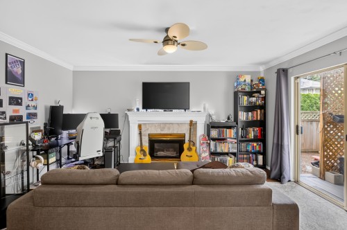 A-20736 River Road, Maple Ridge, BC - Indoor Photo Showing Living Room With Fireplace