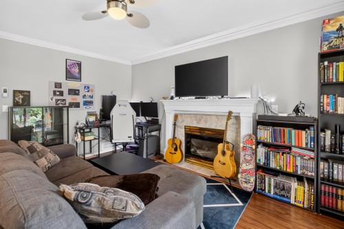 A-20736 River Road, Maple Ridge, BC - Indoor