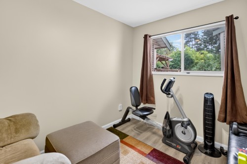 A-20736 River Road, Maple Ridge, BC - Indoor Photo Showing Gym Room