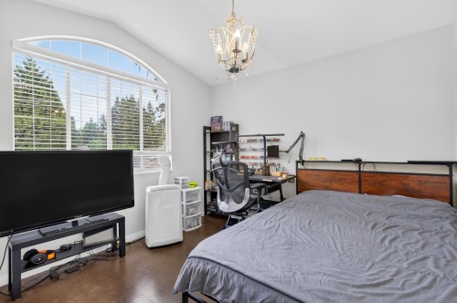 A-20736 River Road, Maple Ridge, BC - Indoor Photo Showing Bedroom