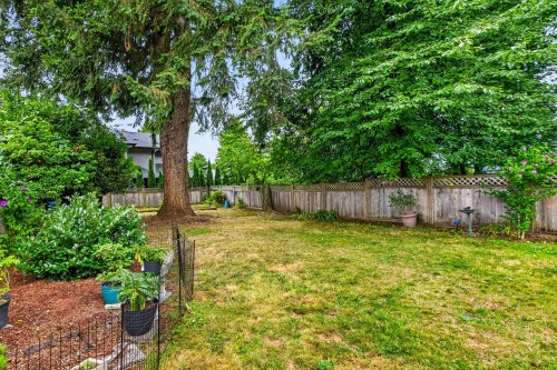 A-20736 River Road, Maple Ridge, BC - Outdoor