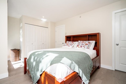 1261 Richards Street, Vancouver, BC - Indoor Photo Showing Bedroom