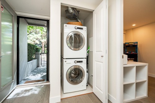 1261 Richards Street, Vancouver, BC - Indoor Photo Showing Laundry Room