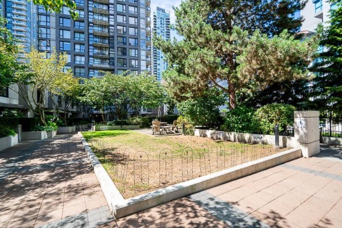 1261 Richards Street, Vancouver, BC - Outdoor
