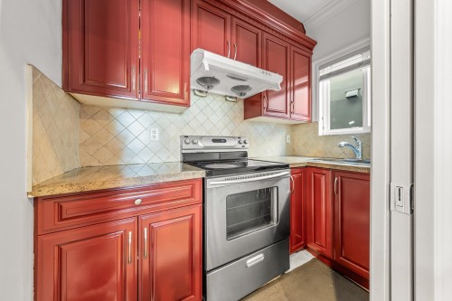 3557 47Th Avenue E, Vancouver, BC - Indoor Photo Showing Kitchen