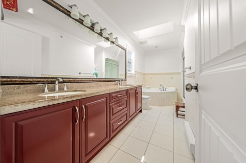 3557 47Th Avenue E, Vancouver, BC - Indoor Photo Showing Bathroom