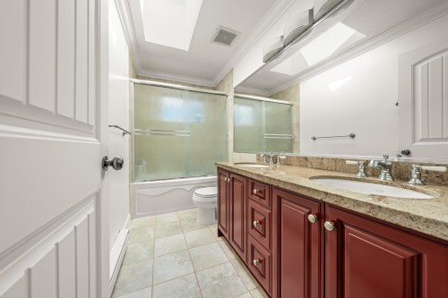 3557 47Th Avenue E, Vancouver, BC - Indoor Photo Showing Bathroom