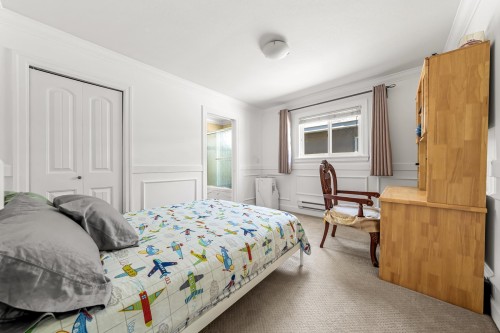 3557 47Th Avenue E, Vancouver, BC - Indoor Photo Showing Bedroom