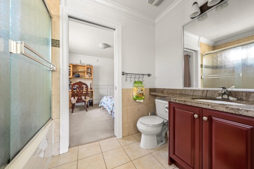 3557 47Th Avenue E, Vancouver, BC - Indoor Photo Showing Bathroom