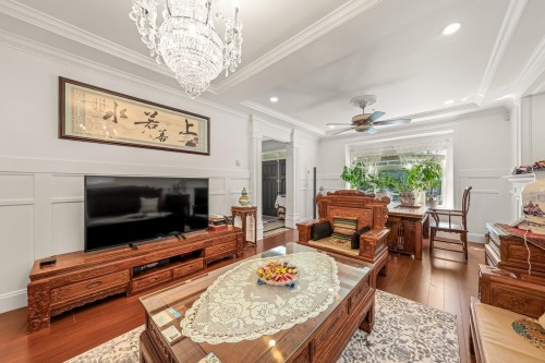 3557 47Th Avenue E, Vancouver, BC - Indoor Photo Showing Living Room