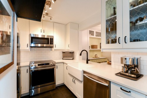 104-12639 No. 2 Road, Richmond, BC - Indoor Photo Showing Kitchen With Upgraded Kitchen
